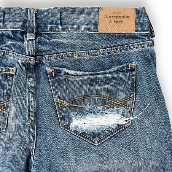 Abercrombie & Fitch Flare Leg Low Rise Distressed Jeans, size 00S 24/31 - Picture 8 of 13